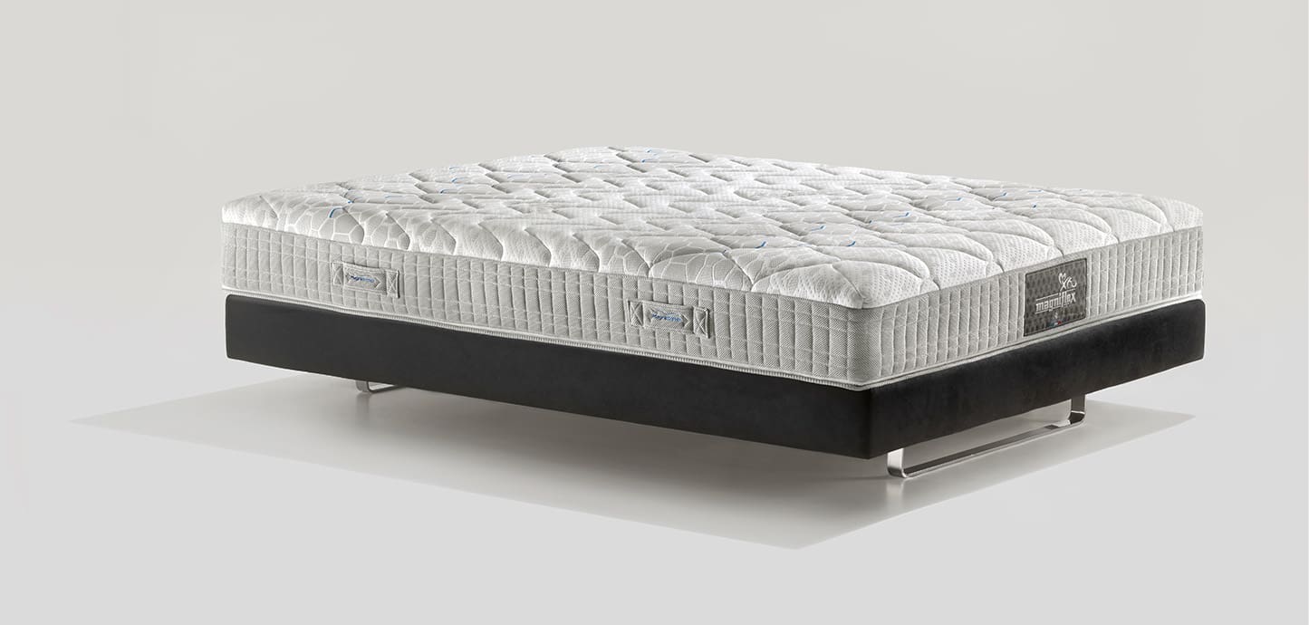 Photo showing Magniflex's MagniStretch 10 mattress