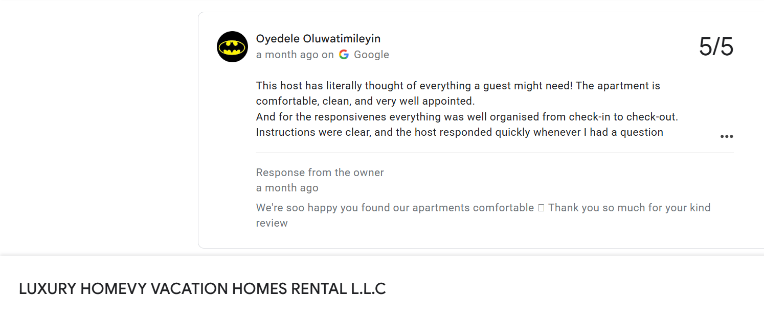 Positive Homevy guest review praising a clean, comfortable apartment and responsive host