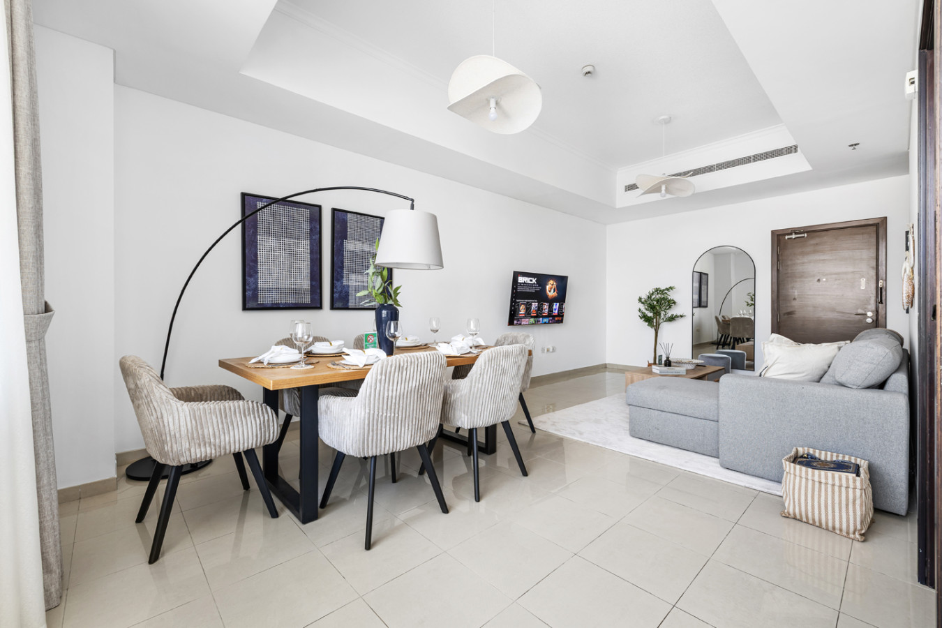 lIVING ROOM in Botanical Towers