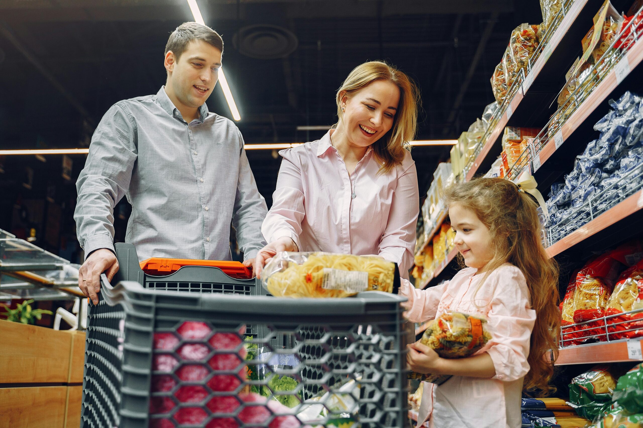 Image showing a family doing grocery shopping