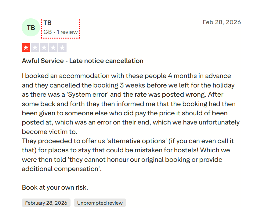 One-star guest review of Deluxe Holiday Homes reporting a late cancellation three weeks before a holiday after a booking made four months in advance.