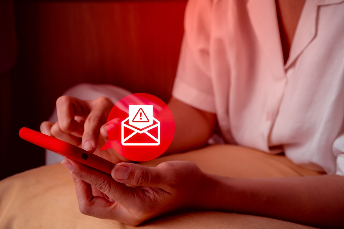 Airbnb host notified of a guest scam alert